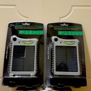 (2) UNIVERSAL SOLAR CHARGER